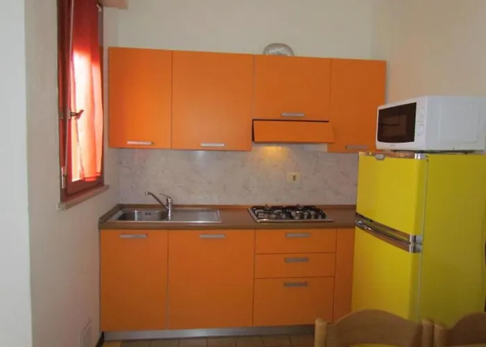 Spacious Flat With Pool Access Apartman