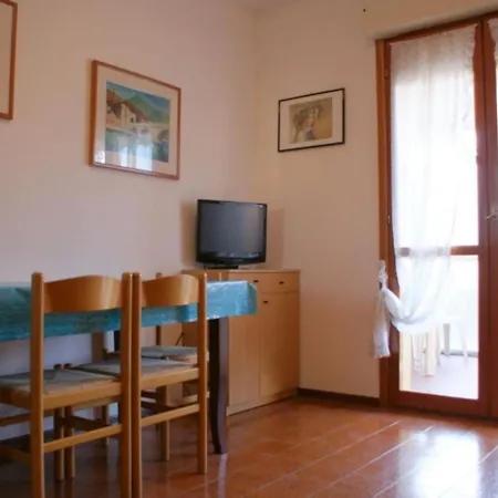 Apartmán Spacious Flat With Pool Access