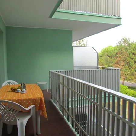 Spacious Flat With Pool Access Apartmán Bibione