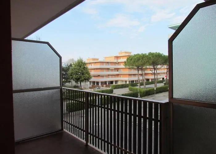 Spacious Flat With Pool Access Apartament Bibione